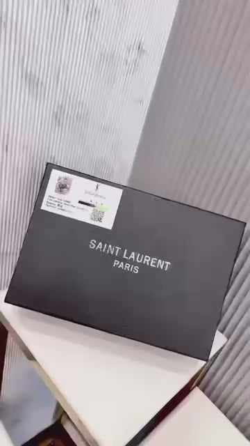 Luxury-style handbag Premium chevron-quilted leather (Matelassé)