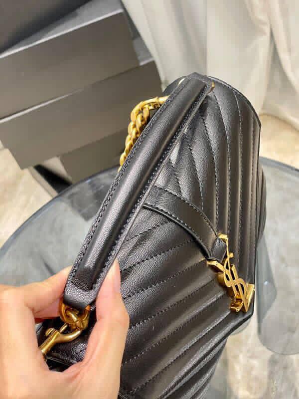 Luxury-style handbag Premium chevron-quilted leather (Matelassé)